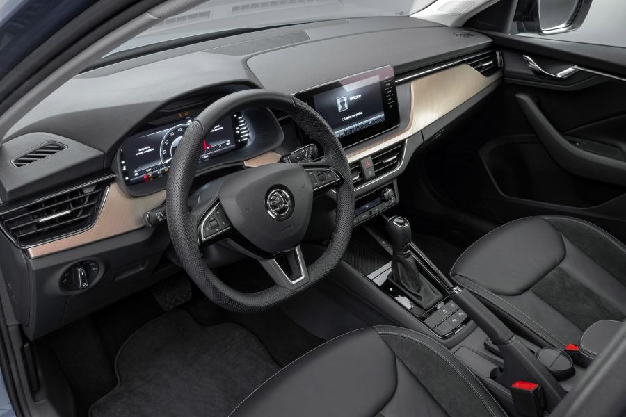 Интерьер Skoda Scala 2019 года  (WW) (фото 2 из 78)